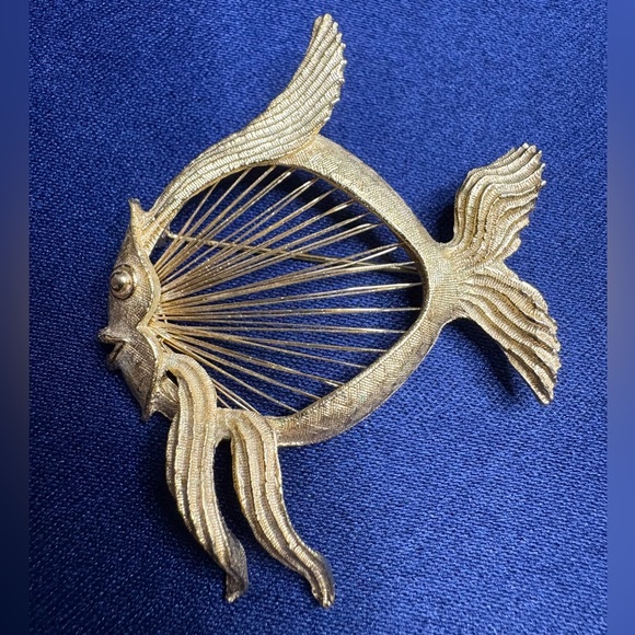 Monet Jewelry - Brooch & Pendant* 1980s Monet Gold Fish Design Vintage